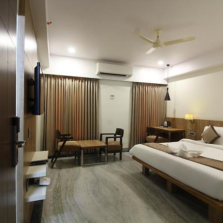 Treebo Seaesta Rk Beach Visakhapatnam Exterior foto