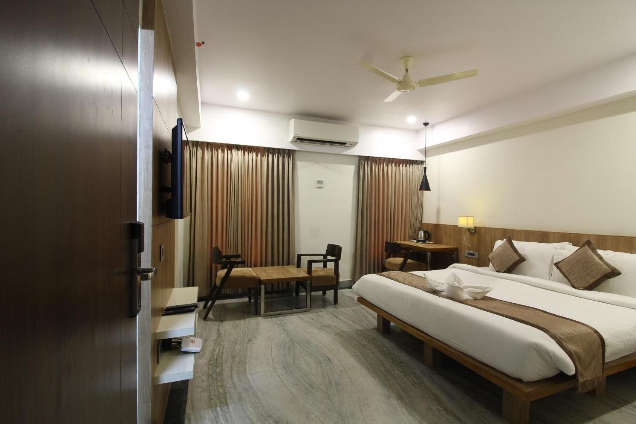 Treebo Seaesta Rk Beach Visakhapatnam Exterior foto